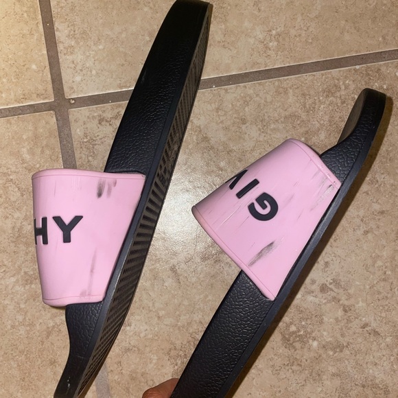 Givenchy Paris Pink Slides - Picture 3 of 5